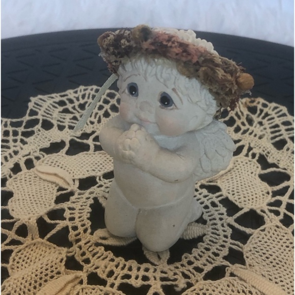 Vintage Dreamsicle Praying Baby Cherub Angel